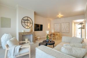 Apartamento T2 renovado no Vila Sol com piscina