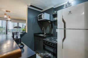 Apto c varanda, prox. ao Shopping Morumbi PPE0302