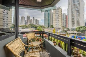 Apto c varanda, prox. ao Shopping Morumbi PPE0302