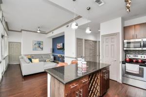 High-Rise 4Th Floor Unit Galleria Mall Area City View