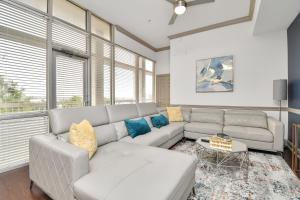 High-Rise 4Th Floor Unit Galleria Mall Area City View