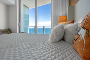 Luxury Penthouse 4 BDR with Resort Amenities