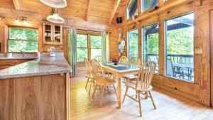 Mountain View Cabin with Hot Tub, Fire Pit & Deck