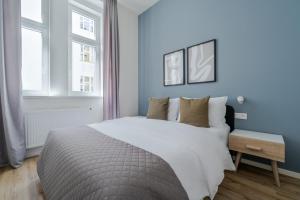 Blueground Holešovice city view nr Vltava PRG-53