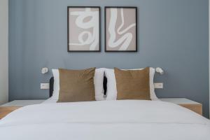 Blueground Holešovice city view nr Vltava PRG-53