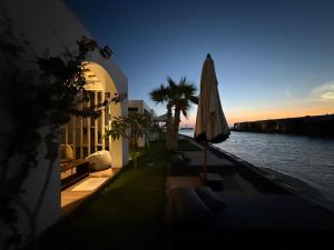 Hacienda white, Lagoon view Luxury serviced Cabana