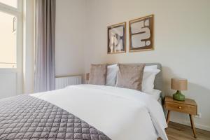 Blueground Holešovice balcony nr Vltava PRG-61