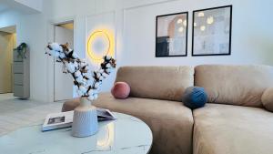 Premium City Escape - Bright Apartments by SunLake Residence