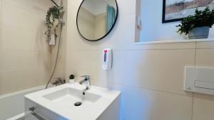 Premium City Escape - Bright Apartments by SunLake Residence