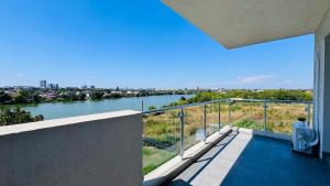 Premium City Escape - Bright Apartments by SunLake Residence