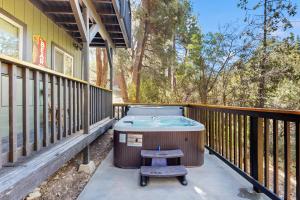 3BR Home with Hot Tub, Decks, Game Room