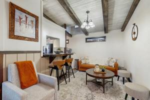 3BR Home with Hot Tub, Decks, Game Room