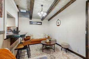 3BR Home with Hot Tub, Decks, Game Room