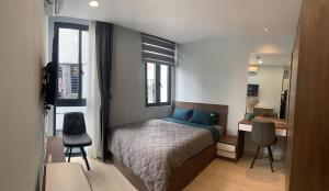 Lunaria Maison - Local Market Corner