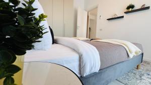 Premium City Escape - Bright Apartments by SunLake Residence