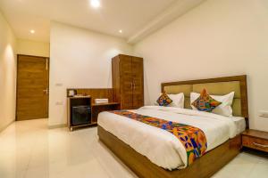 Hotel Parisar