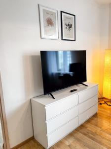 10 min to Old Town - Free Parking - Work Station