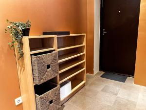 10 min to Old Town - Free Parking - Work Station