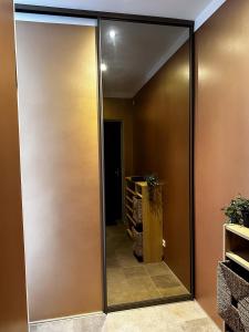 10 min to Old Town - Free Parking - Work Station