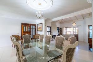 Duplex c piscina 800m da praia em Jurerê DME025