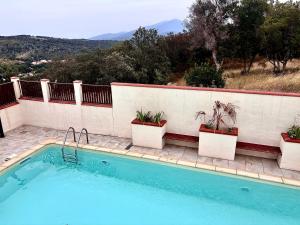 Maison avec piscine VIVES 8 couchages 4 chambres