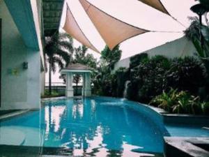 The orienthal place, Makati a1