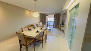 Luxuoso apt 2Q hidro e vista lago