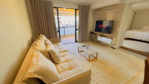 Luxuoso apt 2Q hidro e vista lago