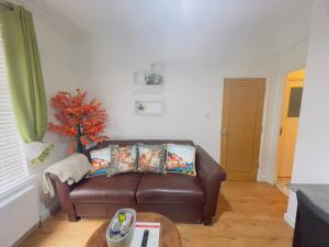 cozy & stylish one bedroom apartment