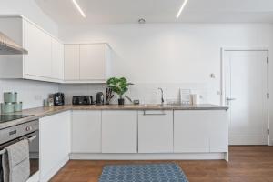 Family-Friendly 2 bedrooms flat with 2bath in Stratford