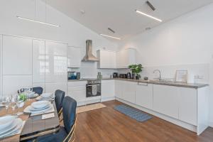 Family-Friendly 2 bedrooms flat with 2bath in Stratford