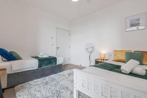 Family-Friendly 2 bedrooms flat with 2bath in Stratford