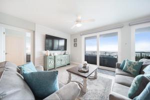 Blu 207 - Oceanfront - Luxurious Resort - Free Beach Svc Included