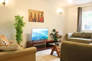 Charming 3-Bedroom Townhouse with Garden & Balcony - Lavington, Nairobi