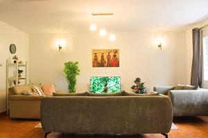 Charming 3-Bedroom Townhouse with Garden & Balcony - Lavington, Nairobi