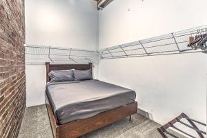 Denim Lofts-Sports DWTN Loft-Projector TV-Poker Table-Balcony-2C