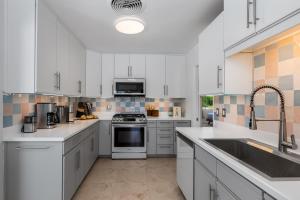 Desert Bloom Retreat by ACME House Company