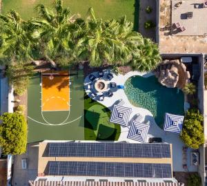 Sleeps 16 Pool Hot Tub Sport Court Game Room - 4hvězdičkové hotely ve městě Peoria