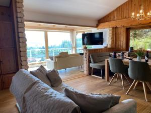 Alm Chalet on Mondsee Mountain, pets welcome!