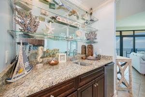 Phoenix West 1805 condo