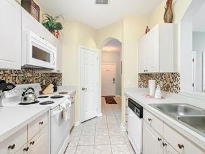 Spacious 3BR Condo Near Disney with Resort Amenities condo