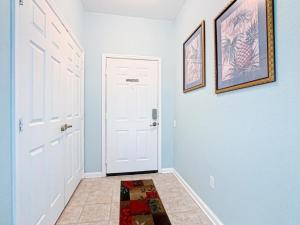 Spacious 3BR Condo Near Disney with Resort Amenities condo