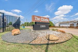 The Charlie 4147 I Spacious and Comfy 1 Bed 1 Bath