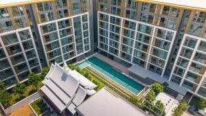 Suite Luna Pool and Gym Access The Ozone Condo