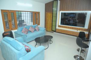 Aravali Farm Gurgaon, 3 Bedroom Villa with Lawn Barbeque Grill and Pool