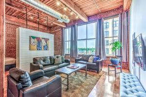 Denim Lofts-3BR DWTN Loft-Parking-Laundry 4A