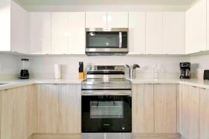 Stunning 3-Bedroom Duplex with Free Parking