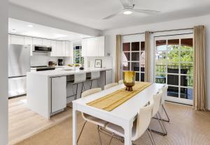 Chic Downtown Bungalow