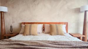 Amplio Depto Premium pasos del Parque Arauco con aire acondicionado