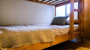 Amplio Depto Premium pasos del Parque Arauco con aire acondicionado